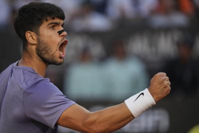 Alcaraz beats Sinner again to win the Italian Open and solidify his status as French Open favorite