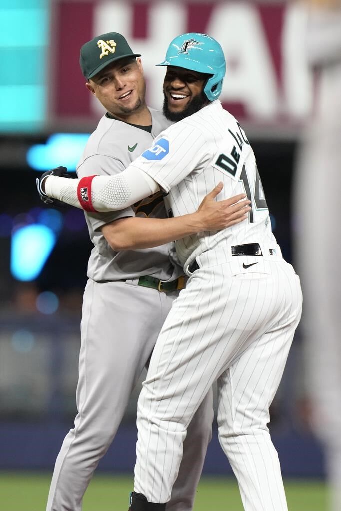 Cabrera fans 10 in 6 innings, Sánchez homers in Marlins' 4-0 win