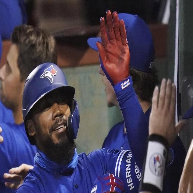 Blue Jays trade beloved all-star outfielder Teoscar Hernandez to