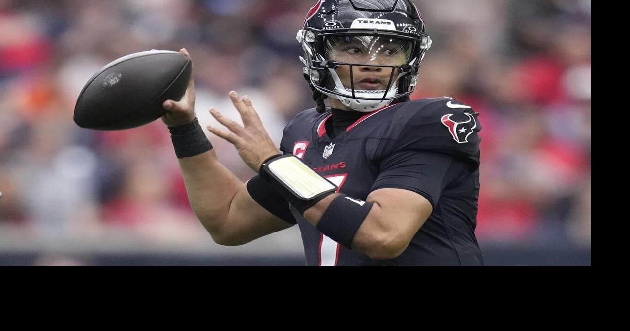 Collins has 2 TD catches, Texans force 4 turnovers in 20-12 win over Dolphins