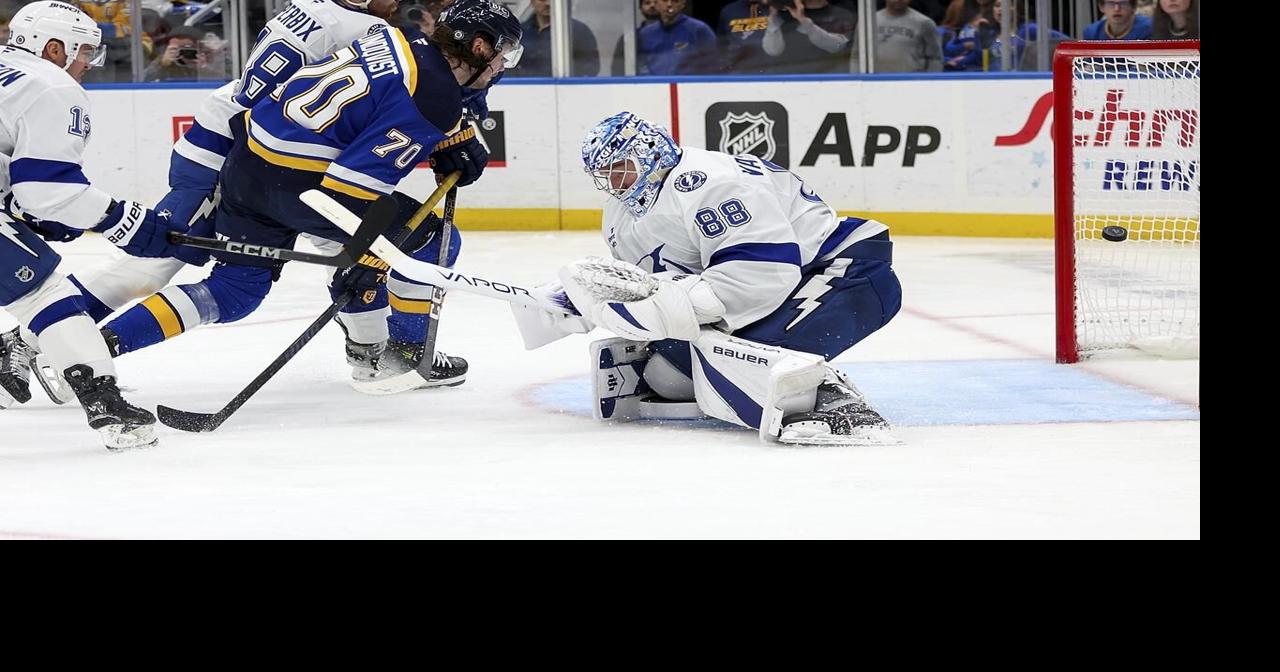 Blues rally after losing Dylan Holloway to injury to beat Lightning 3-2