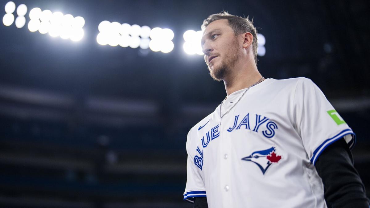 Right-hander Jeff Hoffman back in Toronto, Baseball Canada award winner Mia  Valcke and more