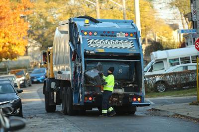 ѻý garbage truck elliott.JPG
