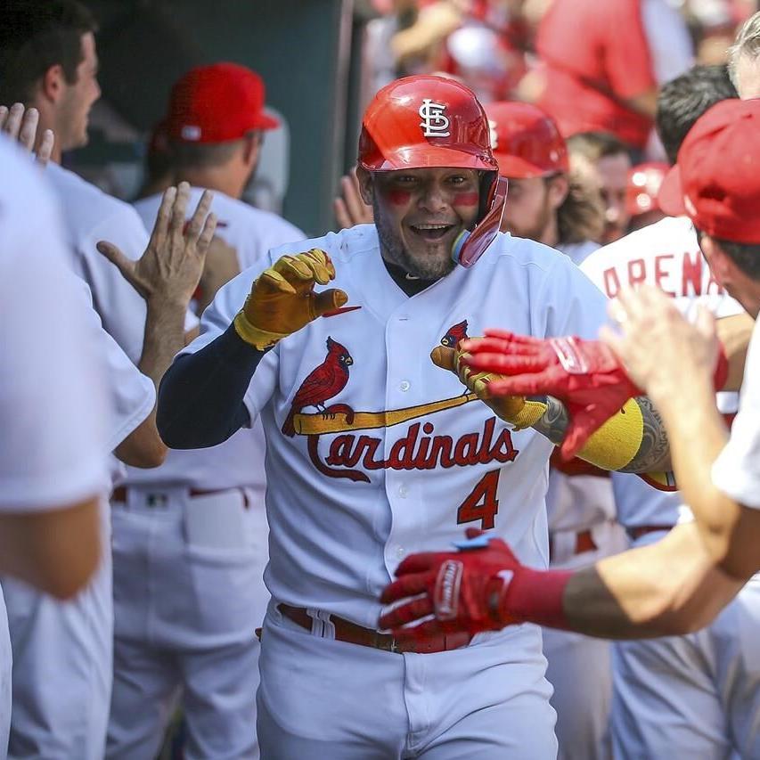 Molina homers, Pujols goes hitless as Cards sweep Reds