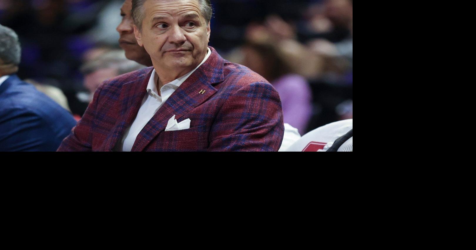 Arkansas&rsquo; John Calipari becomes 5th Division I men&rsquo;s coach to reach 900 victories