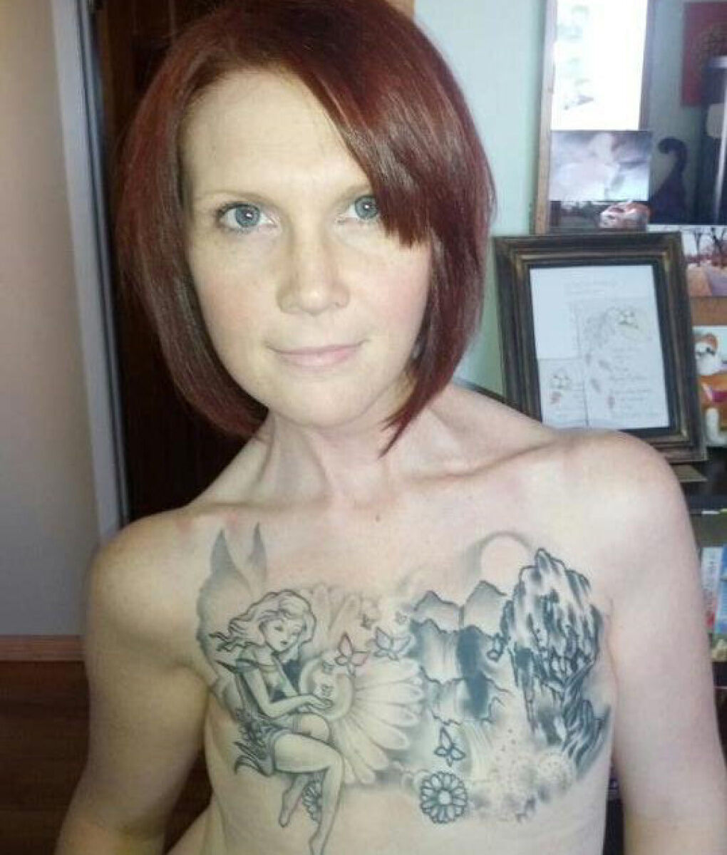 Topless photo of breast cancer survivor goes viral