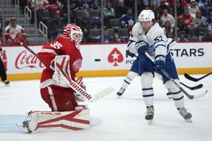 'He looks the part': Maple Leafs rookie Easton Cowan impresses in NHL debut