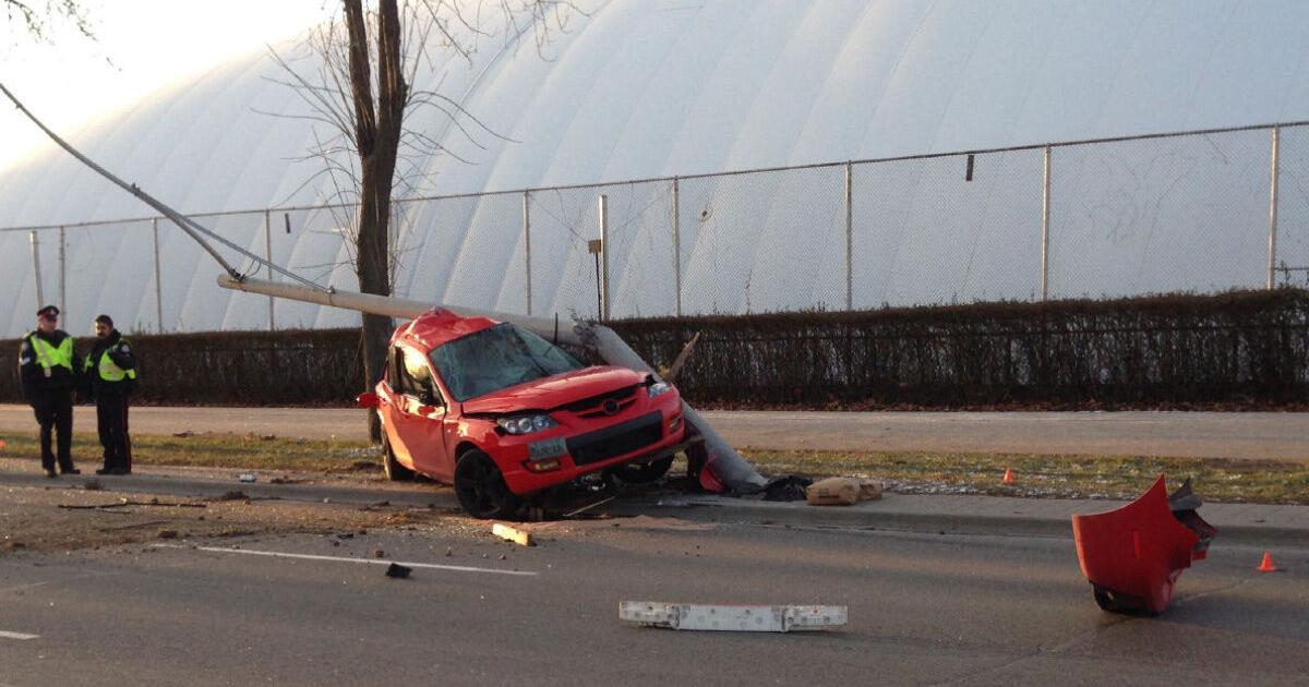 Commuter report: Man dies after crashing car into pole on Lake Shore ...