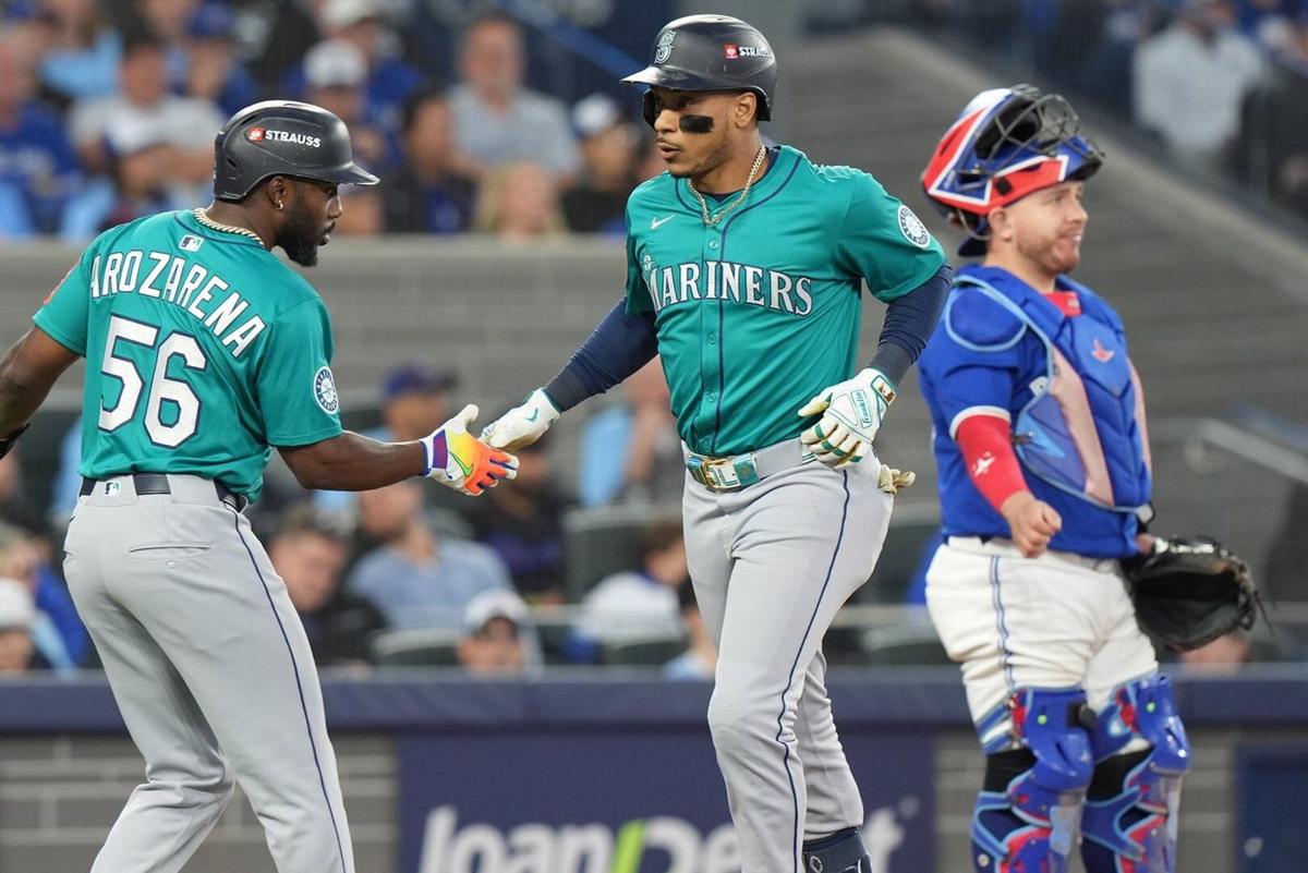 Mariners beat Blue Jays 10-3 to take 2-0 lead in AL Championship Series