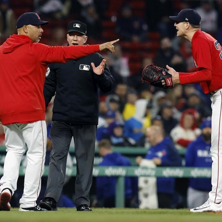 Red Sox extend winning streak to 5 with 8-3 win over Jays