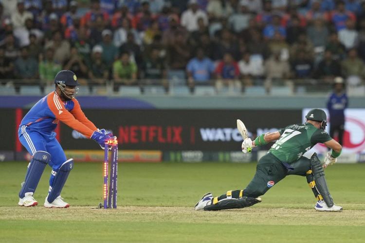 No handshake between India and Pakistan captains ahead of Asia Cup