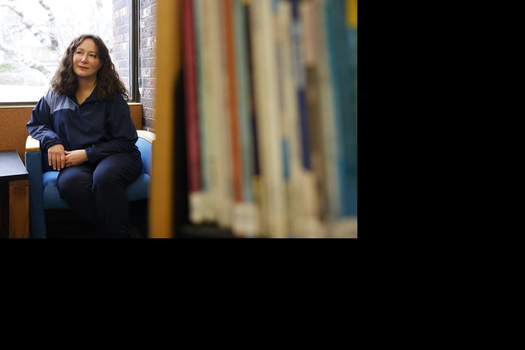 Toronto woman to walk 300 km, visit all 100 Toronto libraries in memory of mother