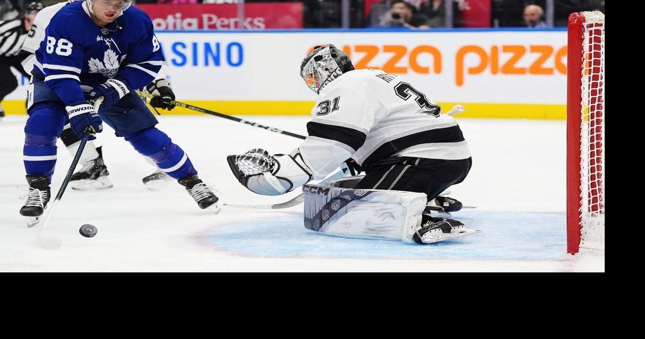 Matthews scores first goal of the season, Leafs use balanced attack to down Kings