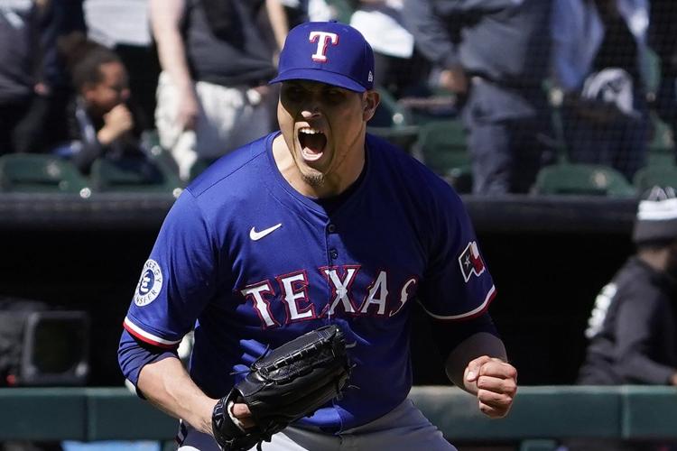 García hits a big 2-run double as the Rangers stop a 6-game slide by edging the White Sox 5-4