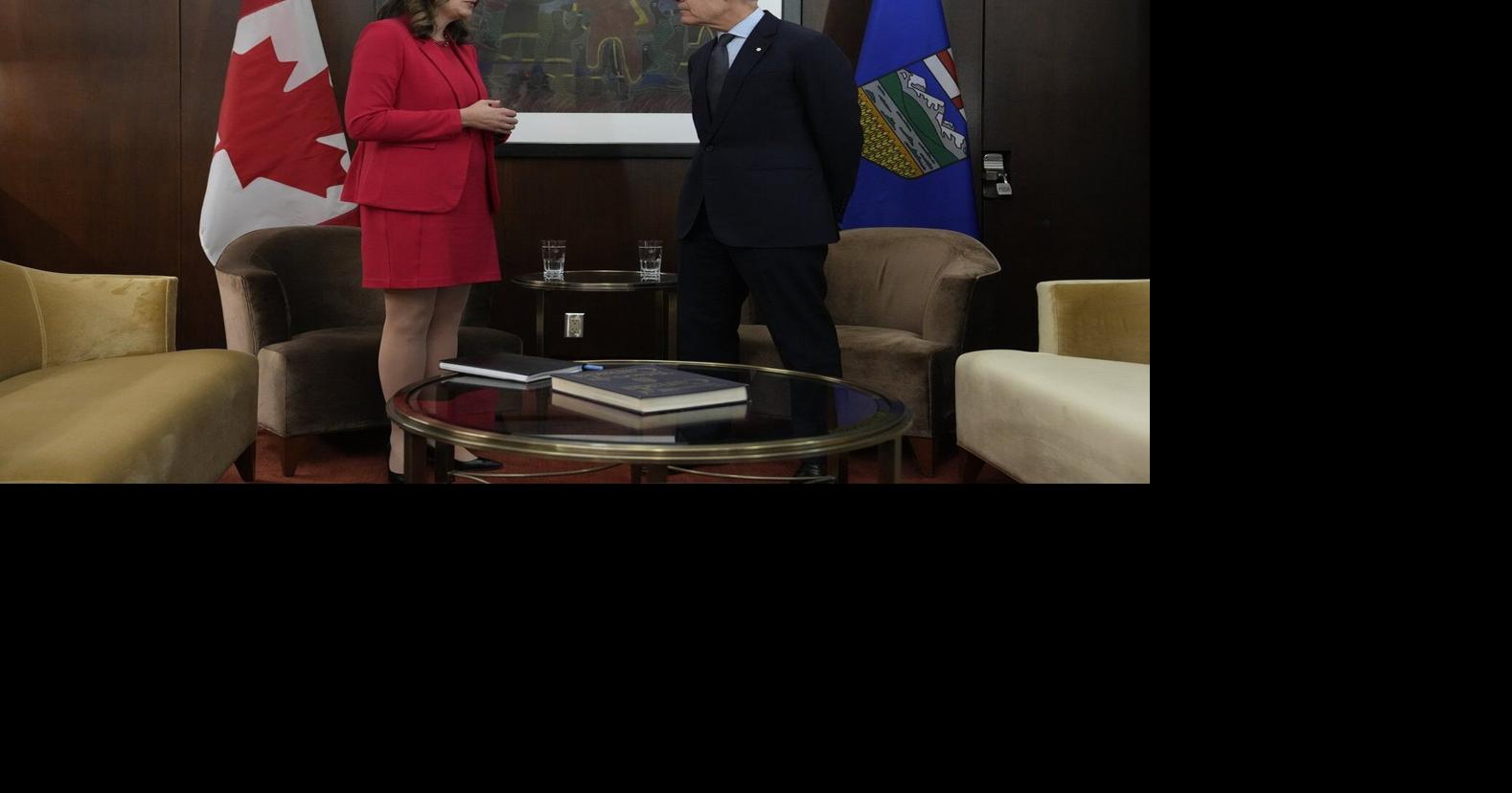 Carney, Smith set to make energy announcement; carbon price deal expected
