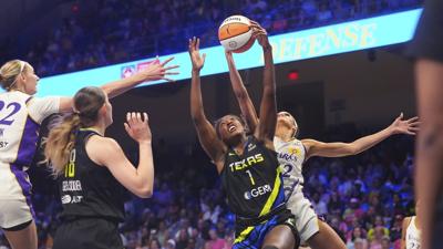 Plum scores 28, Sparks withstand Wings' late run to win as Bueckers misses potential winner