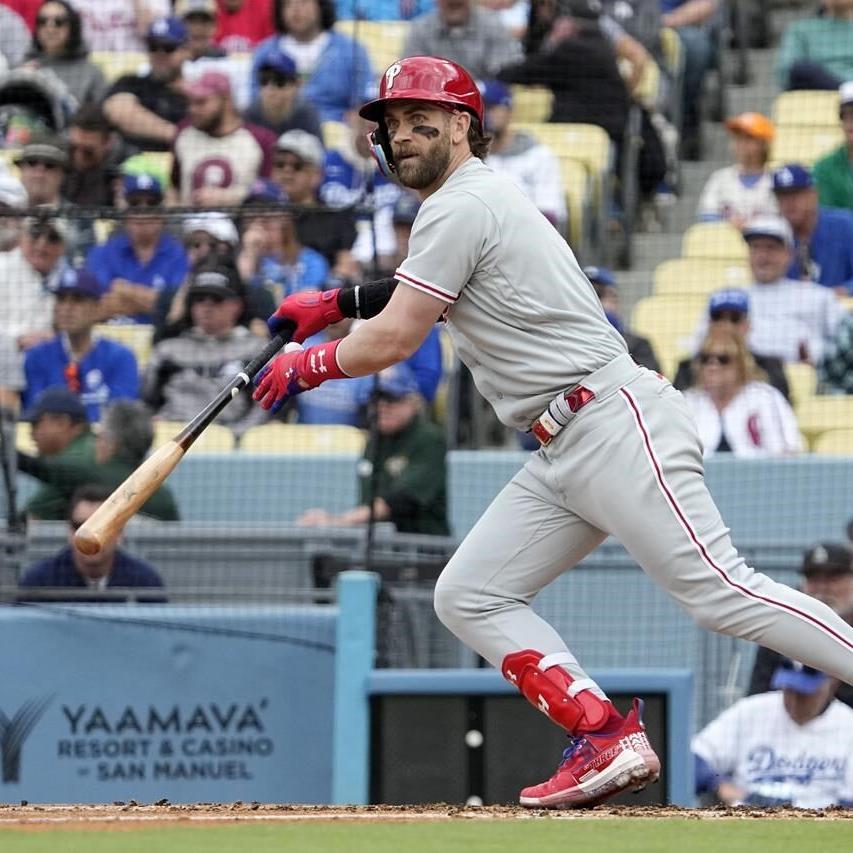 Muncy's walk-off slam gives Dodgers 10-6 win over Phillies