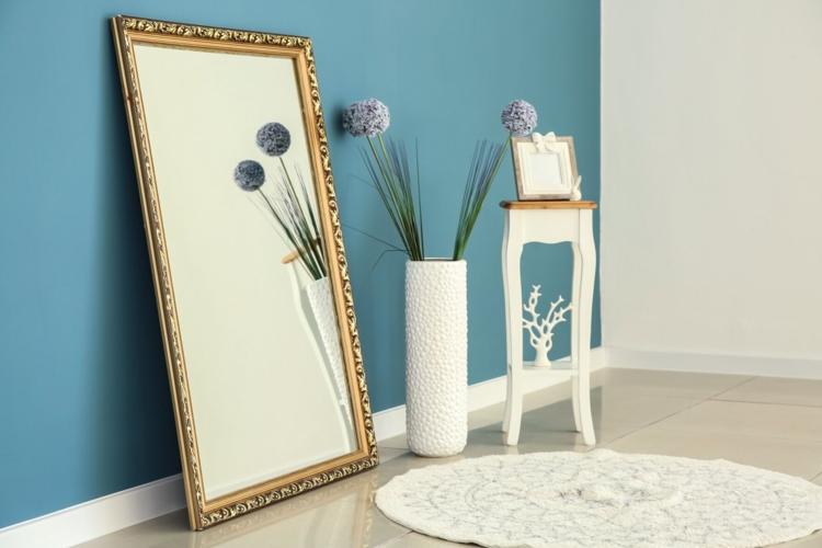 Interior decorating in a small home: how to maximize space
