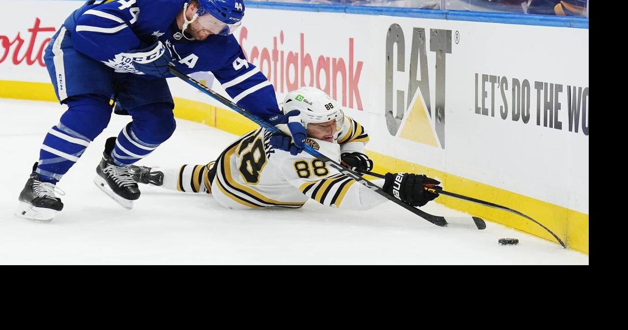'It's pretty calculated': NHLers on video coaches and their split-second decisions