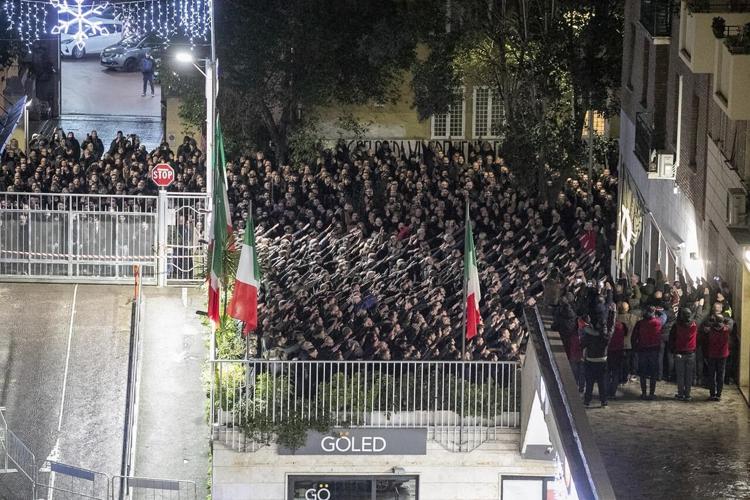 Italian opposition demands investigation after hundreds give fascist salute at Rome rally