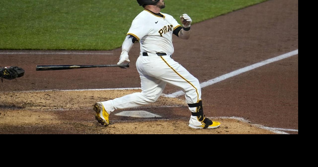 Skenes strikes out 7 in debut, Pirates hit 5 homers in 10-9 victory over the Cubs