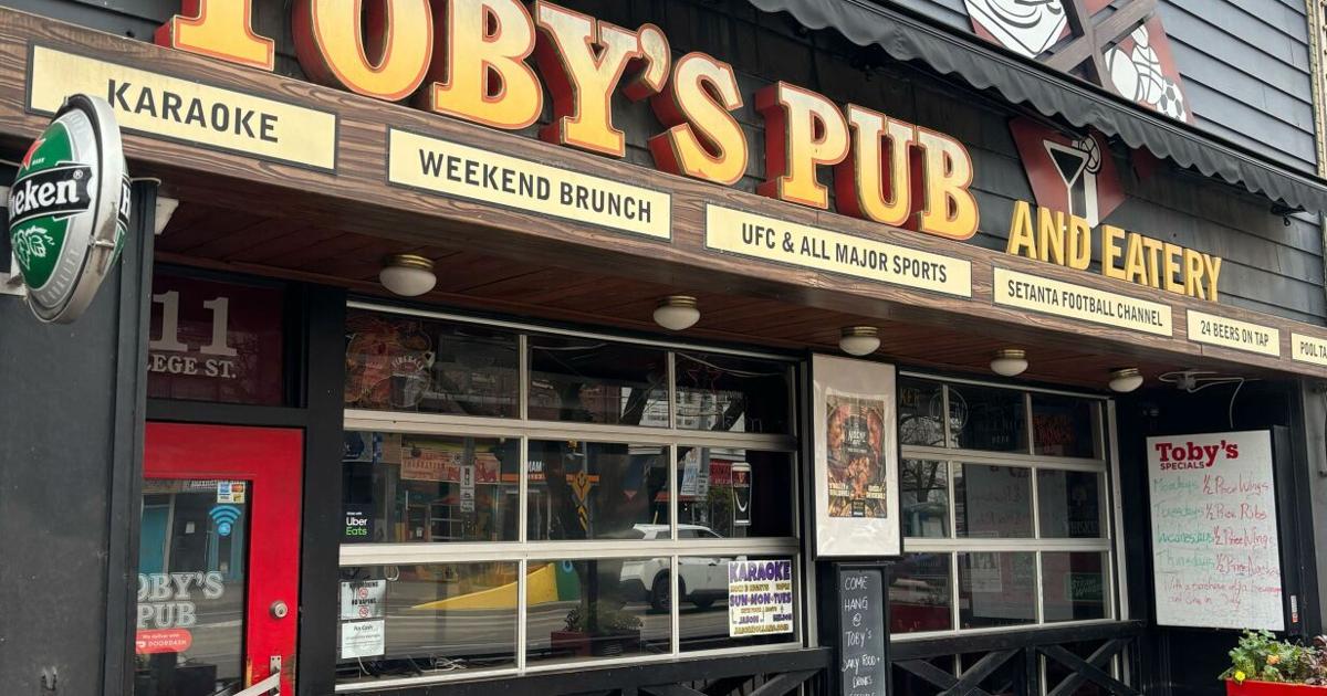 Tooby's Fast Food Toby’s Pub and Eatery is Toronto’s best sports bar
