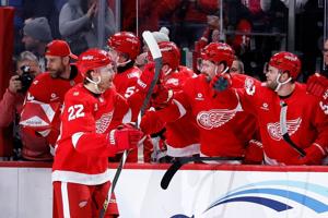 John Gibson makes 24 saves as surging Red Wings beat slumping Jets, 2-1