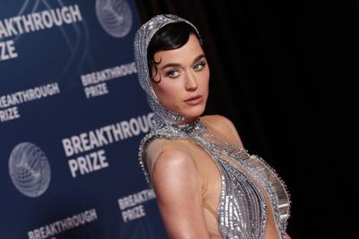 Katy Perry praises Air Canada