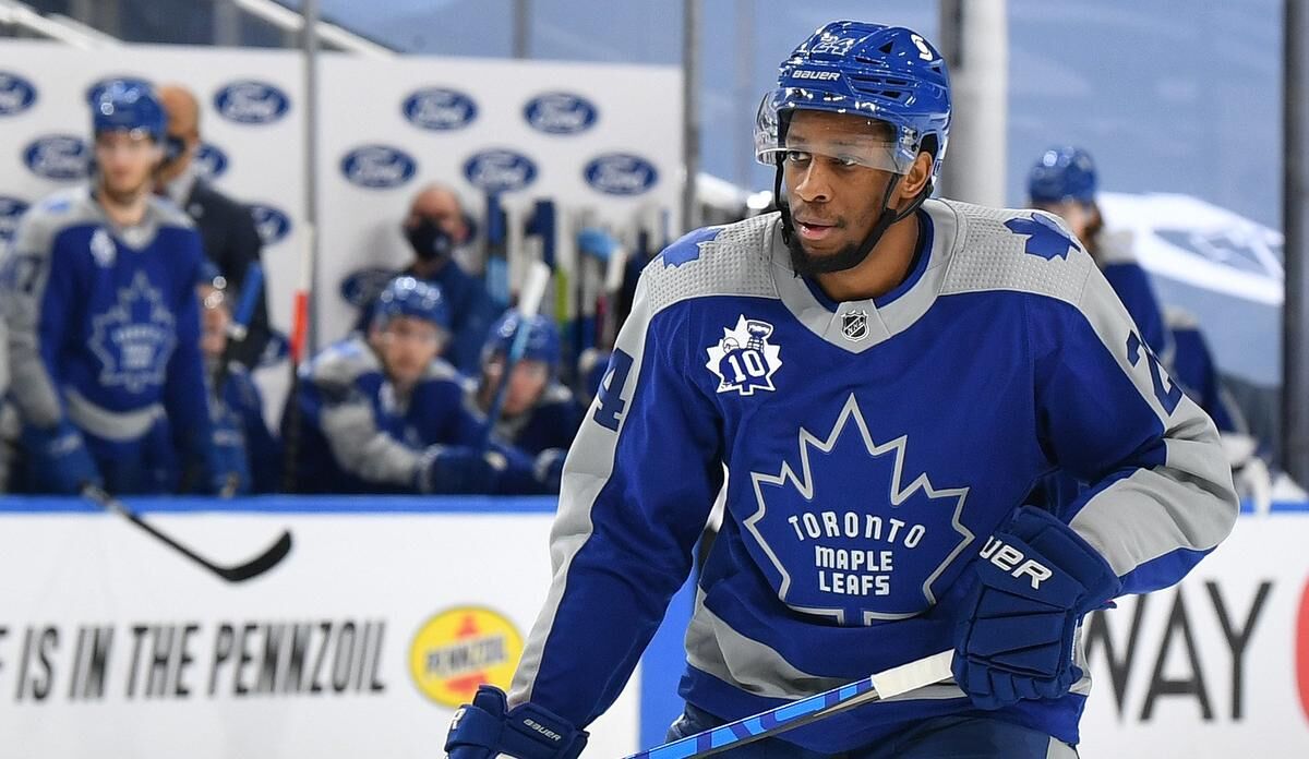 Wayne Simmonds could be playing his way up the Leafs lineup with hard work, recent hot streak