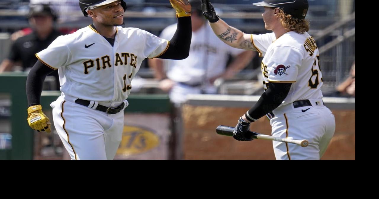 Ji Hwan Bae's first career triple helps rally the Pittsburgh Pirates past the Milwaukee Brewers 5-4