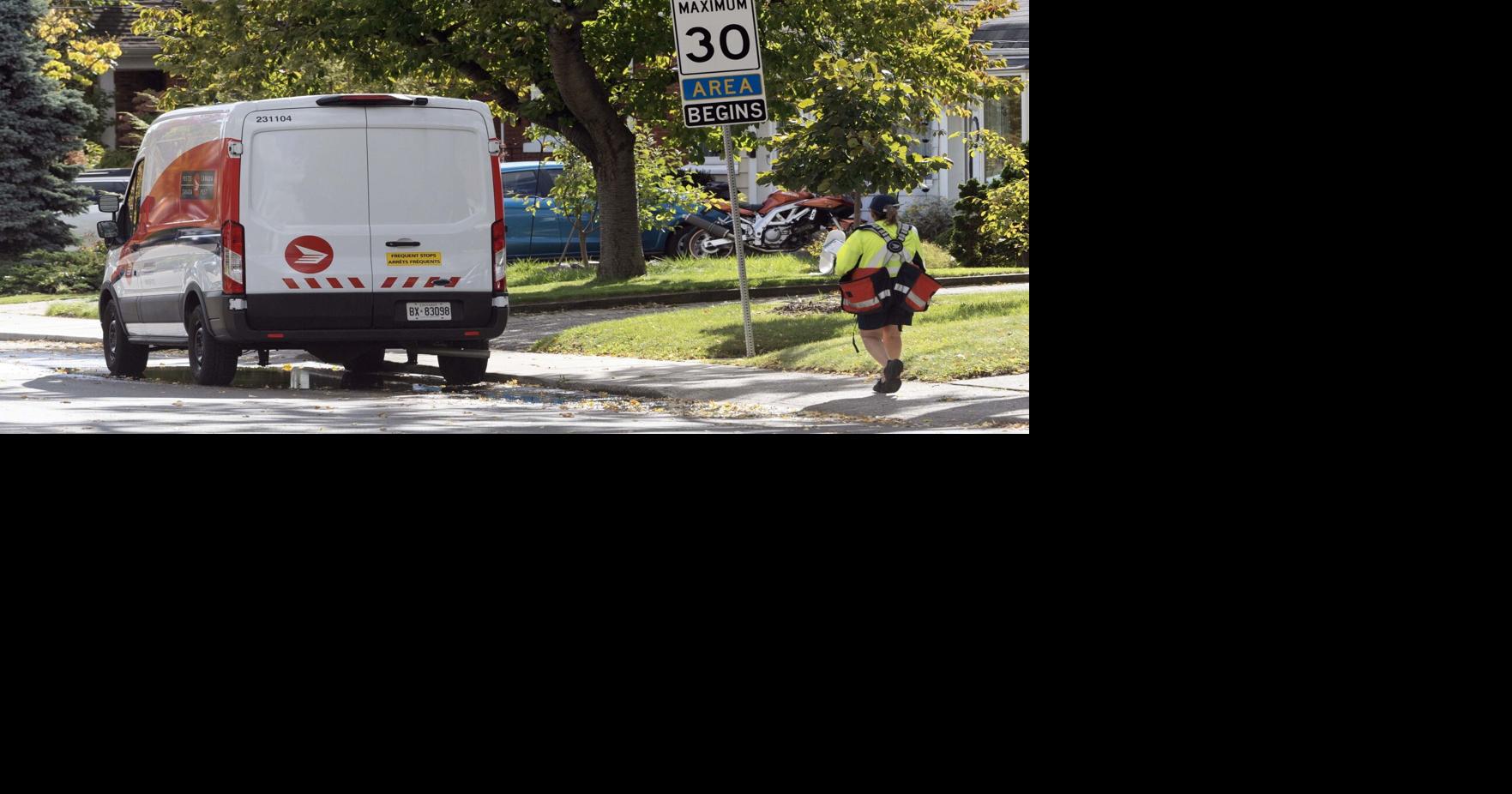 Postal workers overwhelmingly ratify tentative agreement with Canada Post