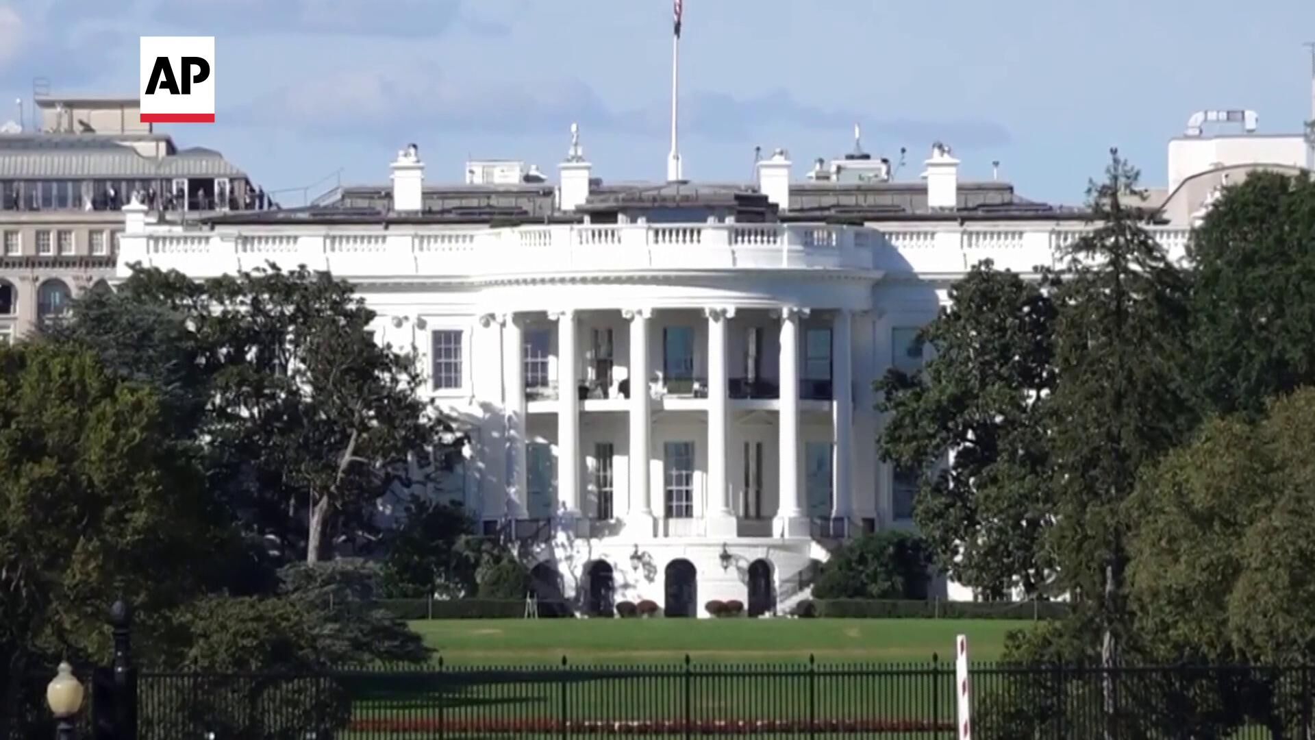The White House starts demolishing part of the East Wing to build Trump ...