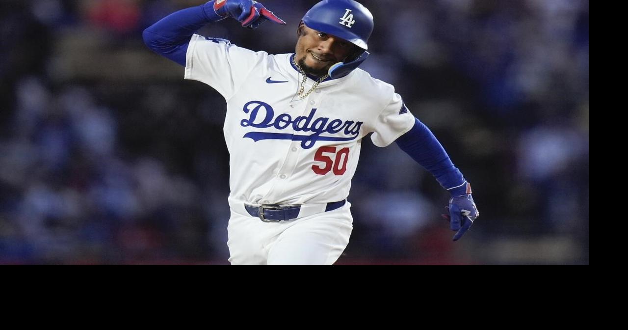 Mookie Betts sets Dodgers record with 29th leadoff homer