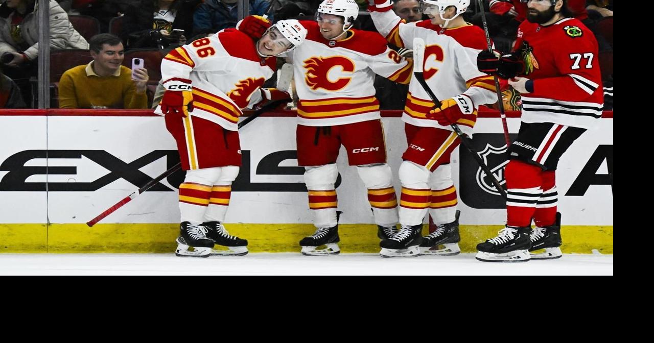 Pelletier scores twice as hot Flames beat Blackhawks 5-2