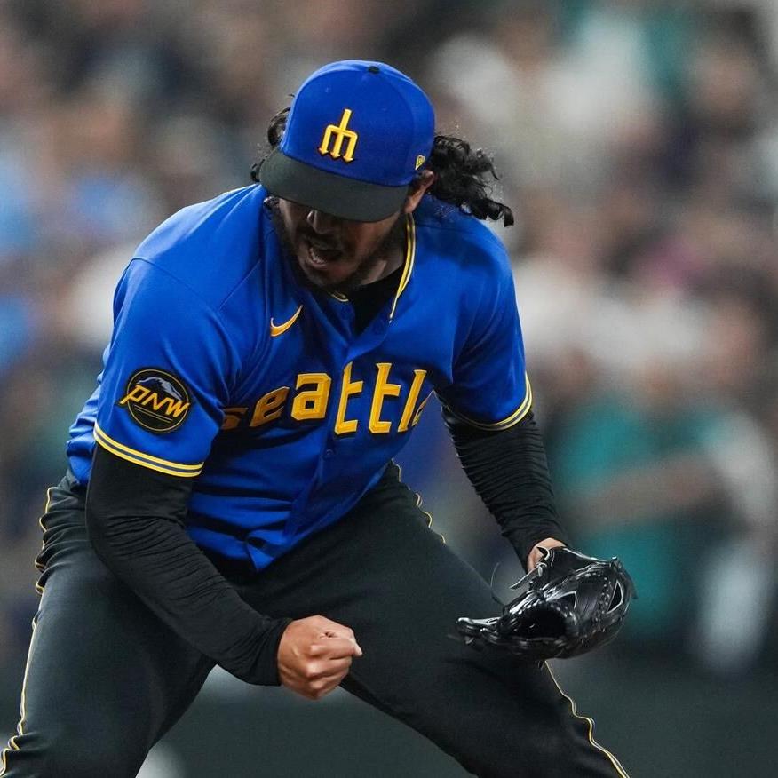 Eugenio Suárez carries Mariners to 7-5 win over Royals as team grabs share  of 1st place in AL West