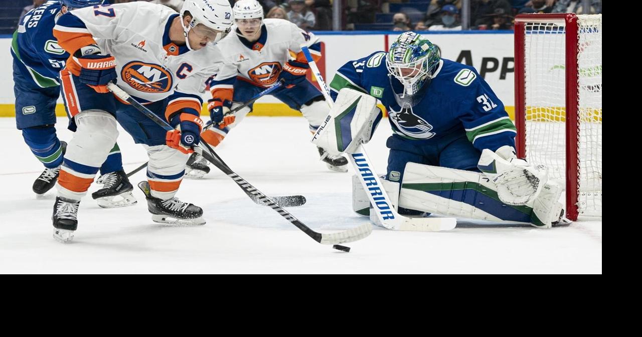 Canucks' home woes continue with 5-2 loss to Islanders