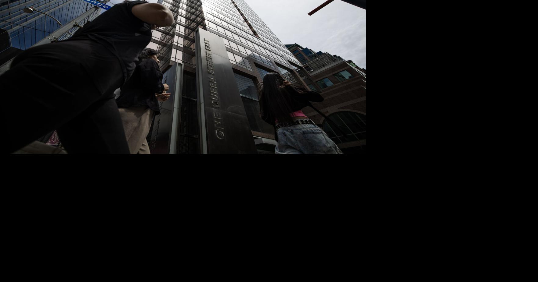 Canada Pension Plan manager sells Toronto office at .5-million loss to move to new building