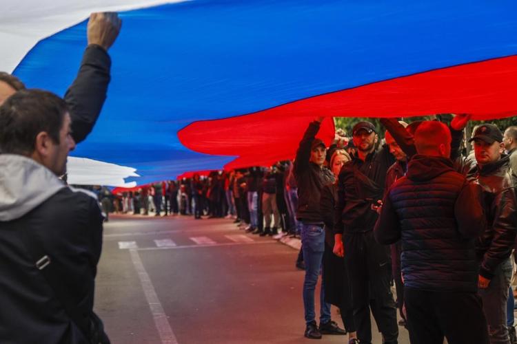 Efforts to defuse Kosovo crisis intensify amid more protests