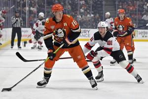 Ryan Strome scores the late winner in the Ducks' 3-2 victory over the Devils