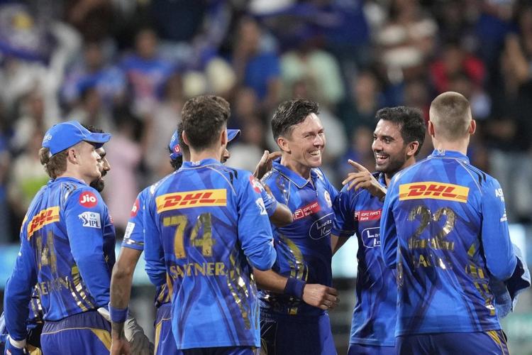 Ipl Vip B Mumbai Indians seal the final IPL playoffs spot with 59-run win over Delhi