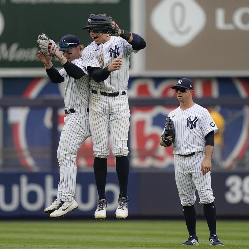 Urshela takes shard in eye, then hits go-ahead homer