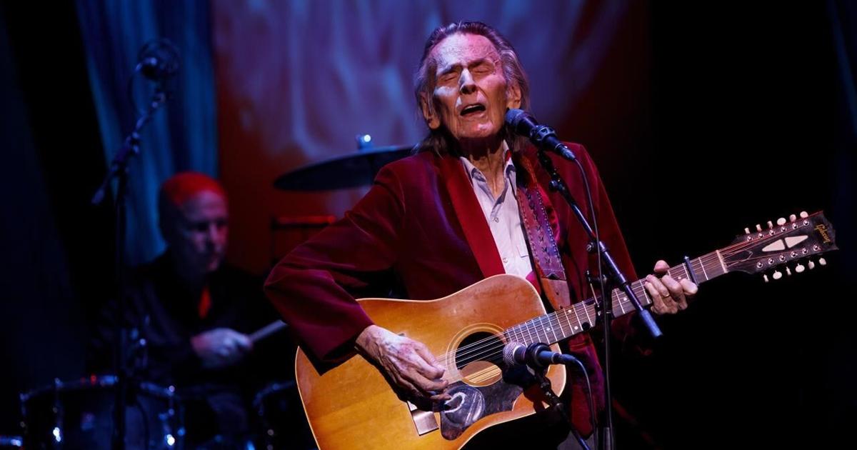 Lightfoot Singer Legendary folk singer-songwriter Gordon Lightfoot dies at 84