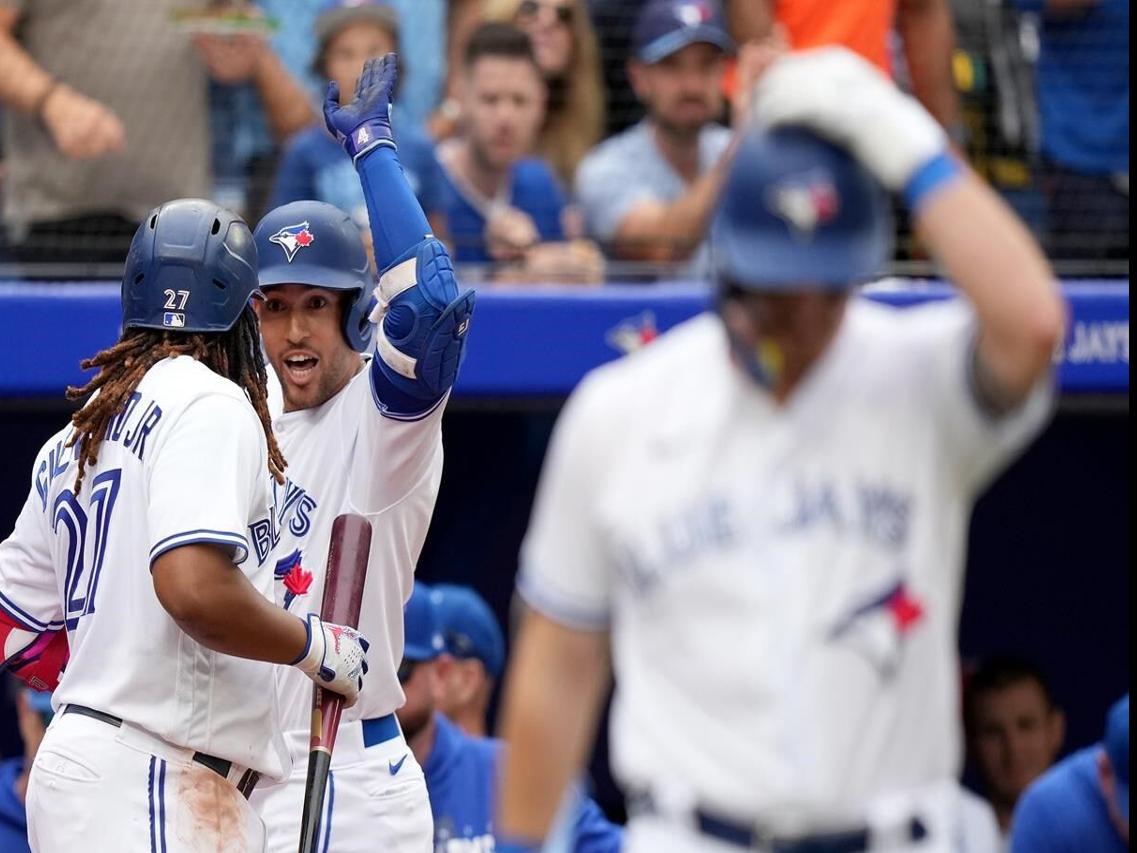 Blue Jays break out to beat Royals 11-8 in Game 3 - The Columbian