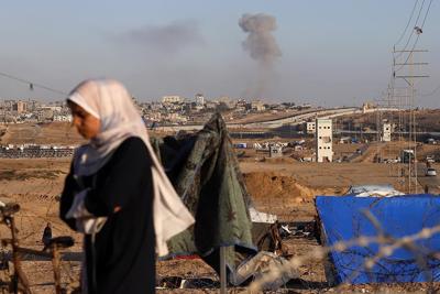 Palestinians flee chaos and panic in Rafah after 91ԭ's seizure of border crossing