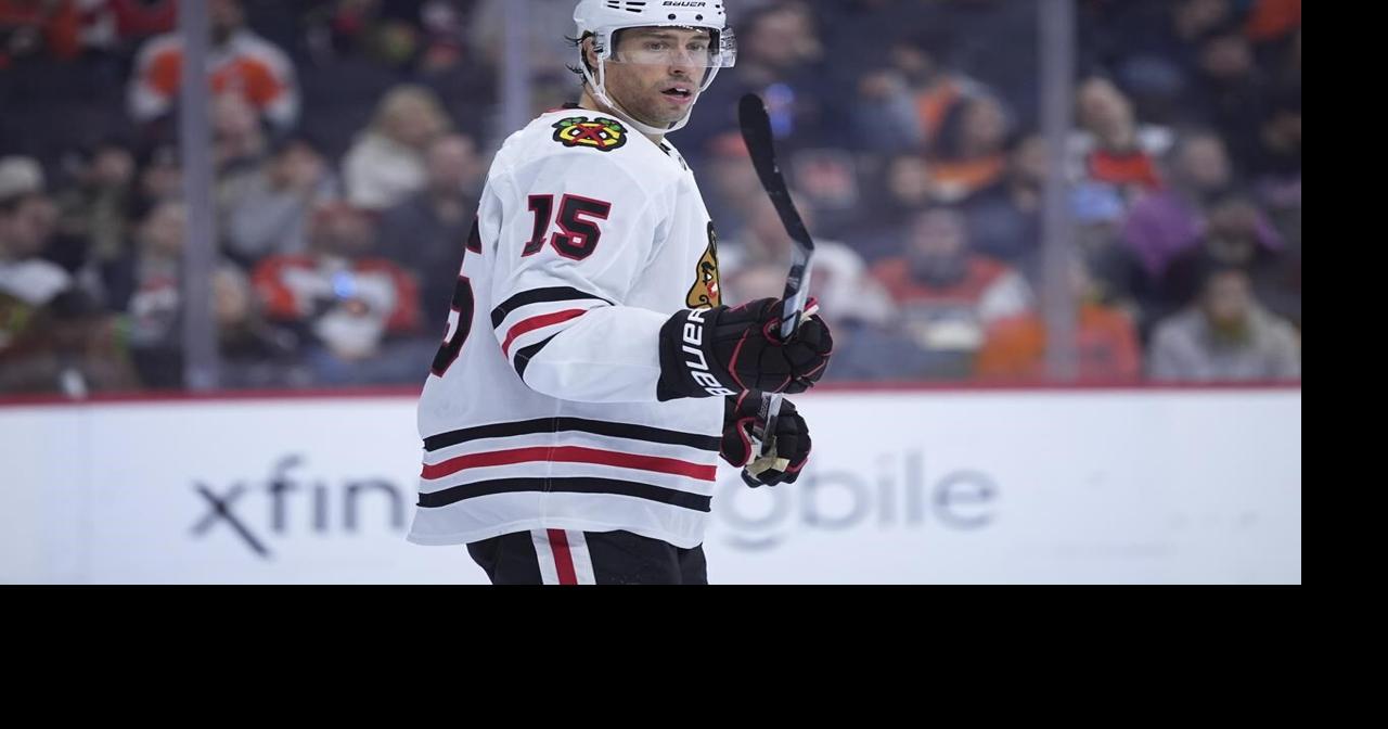 Blackhawks place forward Craig Smith on IR with a nagging back injury