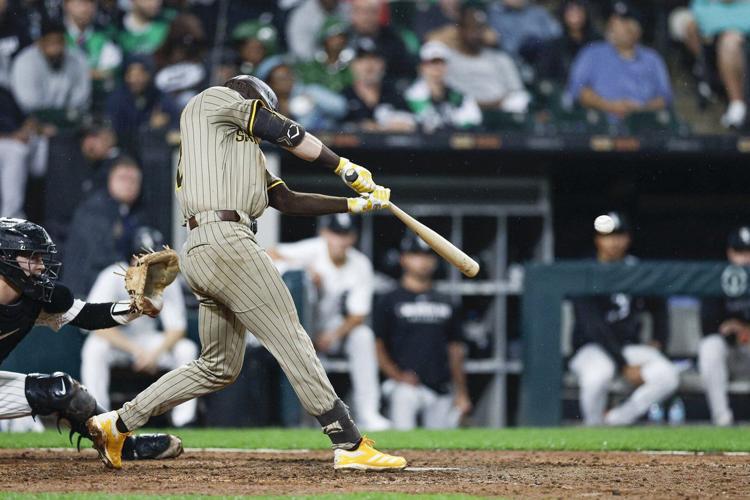 O'Hearn hits 3-run double as Padres close in on playoffs with 7-3 win over White Sox