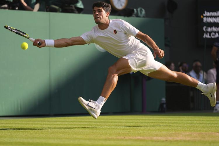 Jannik Sinner beats 2-time defending champion Carlos Alcaraz to win his first Wimbledon title