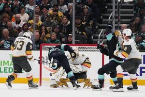 McCann scores with 3.8 seconds left in OT, Kraken beat Golden Knights 2-1