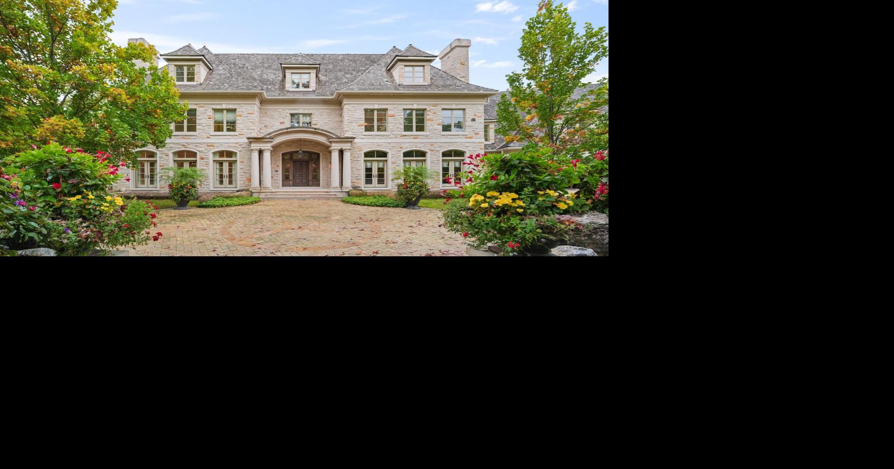 This $20-million Mississauga mansion has a private entrance to a golf course in its backyard