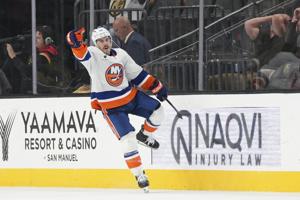 Pageau scores short-handed goal in OT as Islanders beat Golden Knights 4-3